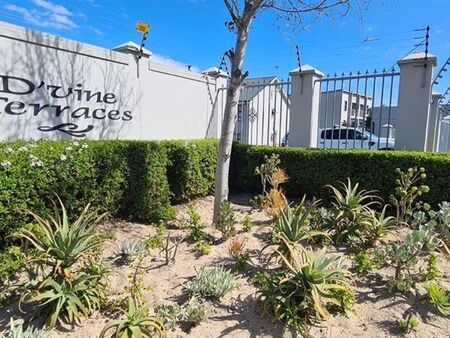 2 Bedroom Apartment in Burgundy Estate