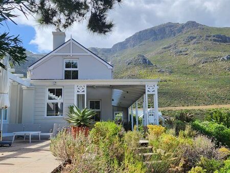 3 Bedroom House in Hout Bay and surrounds