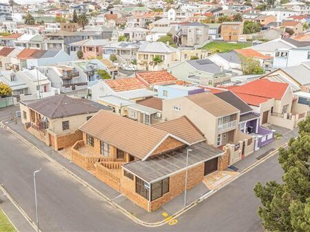 3 Bedroom Townhouse in Walmer Estate