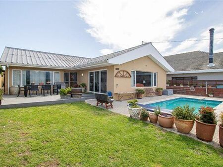 4 Bedroom House in Strand North