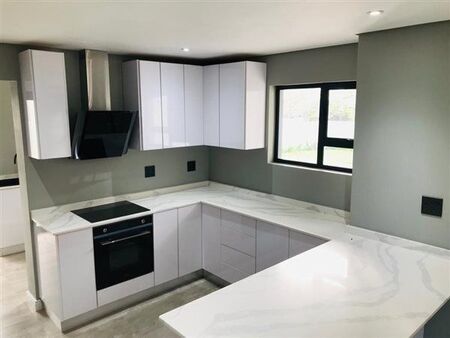 3 Bedroom House in Meer En See