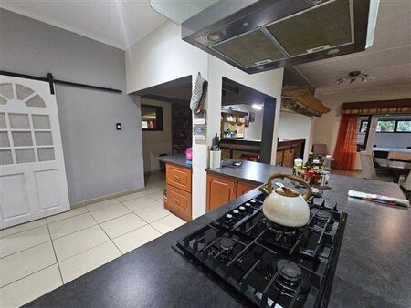 4 Bedroom House in Meer En See