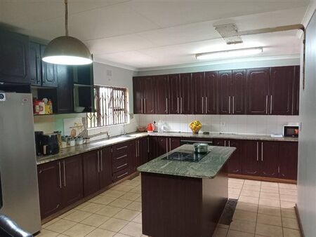 5 Bedroom House in Meer En See