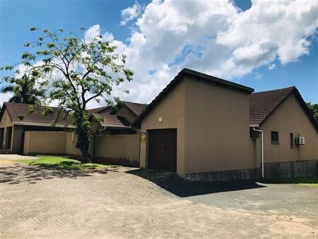 3 Bedroom Simplex in Arboretum