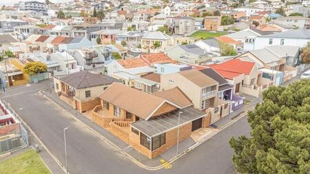 3 Bedroom townhouse - freehold to rent in Walmer Estate, Cape Town