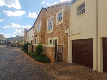 3 Bedroom Townhouse in Wilgeheuwel