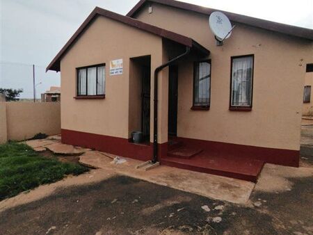 2 Bedroom House in Toekomsrus
