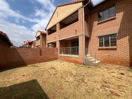 2 Bedroom Apartment in Mooikloof Ridge