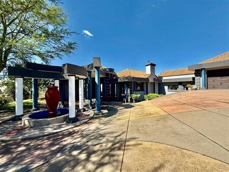 5 Bedroom House in Mooikloof Equestrian Estate