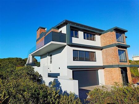 4 Bedroom House in Dana Bay