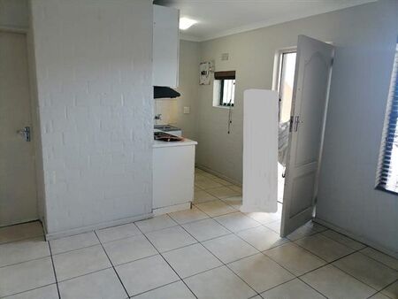 2 Bedroom Apartment in Table View