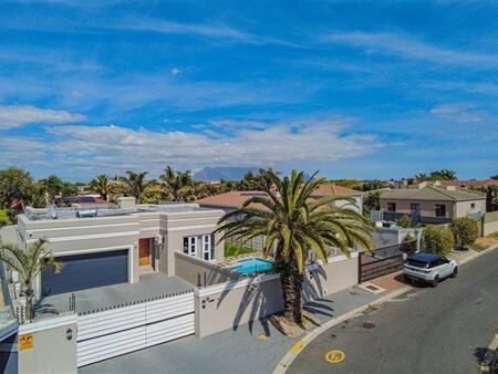 3 Bedroom House in Table View