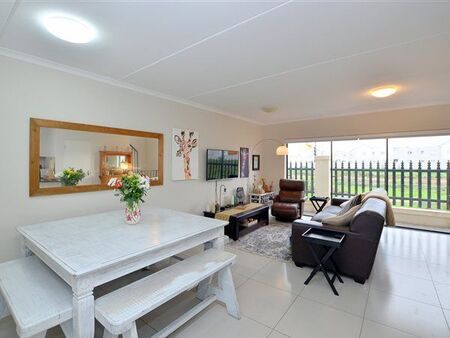 3 Bedroom Townhouse in Parklands North