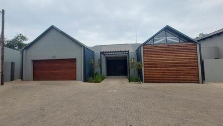 4 Bedroom Townhouse in Waterkloof
