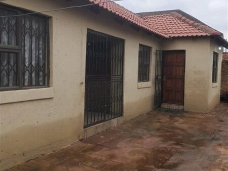 3 Bedroom House in Protea Glen