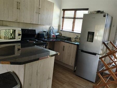Bachelor apartment in Sundowner