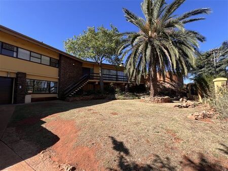 4 Bedroom House in Linmeyer