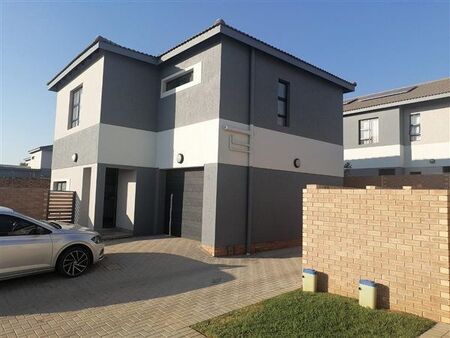 3 Bedroom House in Thatchfield