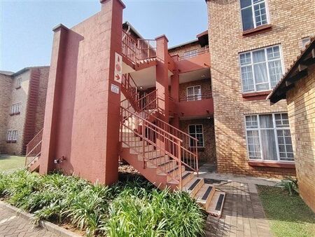 2 Bedroom Apartment in Die Hoewes