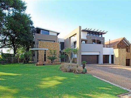 5 Bedroom House in Centurion Golf Estate