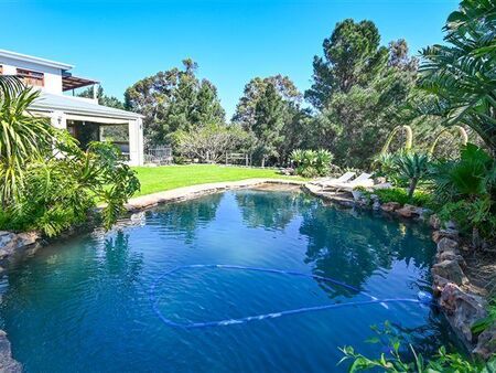 3 Bedroom House in Sir Lowrys Pass