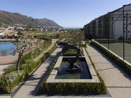 2 Bedroom Apartment in Gordons Bay Central