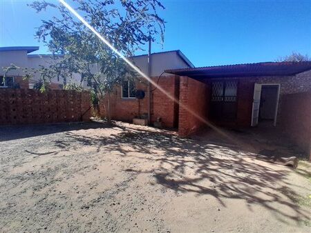 2 Bedroom Apartment in Hadison Park