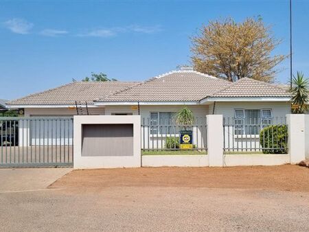 3 Bedroom House in Lephalale (Ellisras)