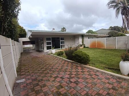 3 Bedroom house to rent in Zeekoevlei, Cape Town
