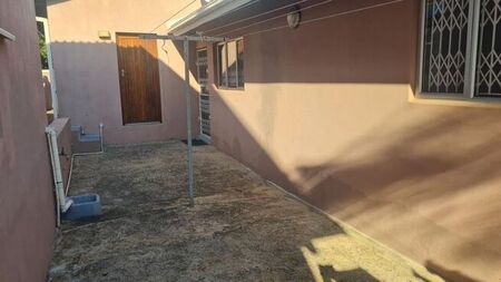 1 Bedroom cottage to rent in Glenashley, Durban North