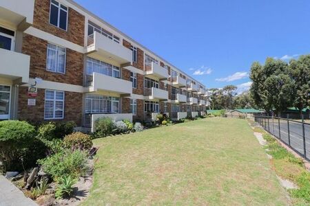 1 Bedroom apartment to rent in Strand South
