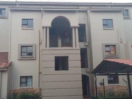 2 Bedroom Apartment in Pineslopes