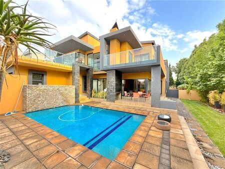 5 Bedroom House in Cedar Creek