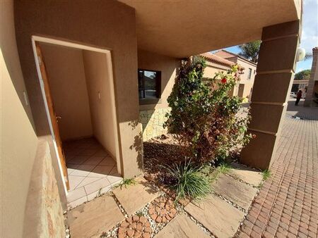 3 Bedroom Townhouse in Mantevrede