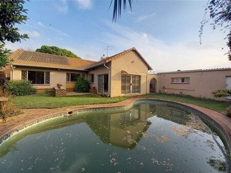 4 Bedroom House in Edelweiss