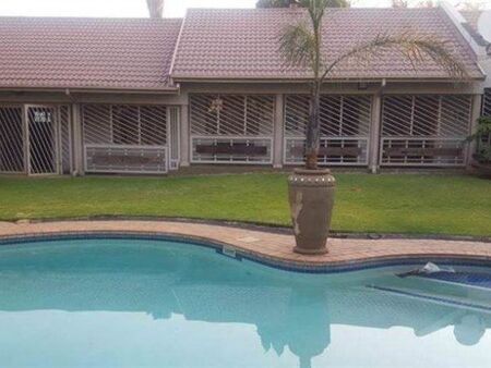 5 Bedroom House in Van Riebeeck Park