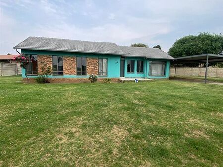 3 Bedroom House in Sherwood Gardens