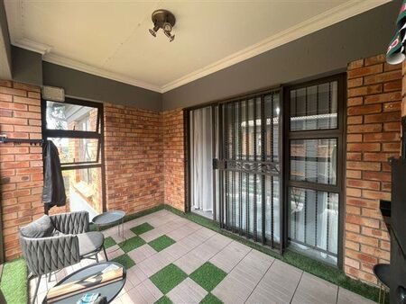 2 Bedroom Apartment in Ravenswood
