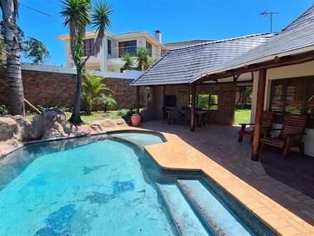 6 Bedroom House in Blue Bend