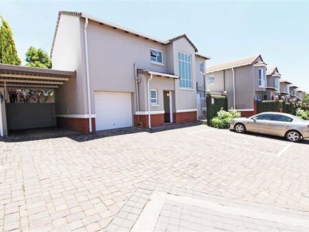 3 Bedroom Townhouse in Bryanston
