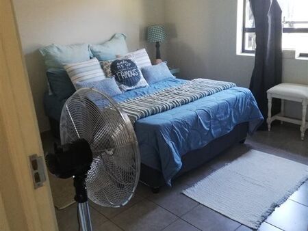 2 Bedroom Flat in Rooihuiskraal