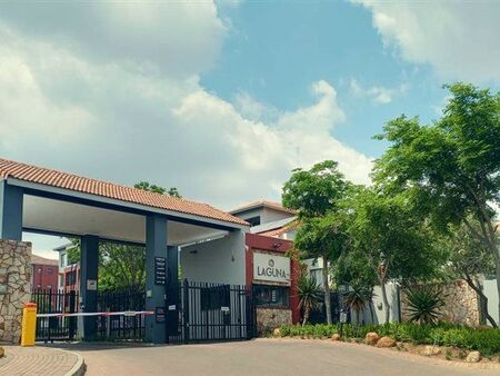 3 Bedroom Apartment in Sunninghill