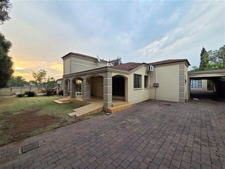 4 Bedroom Simplex in Erasmia