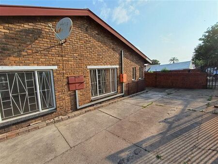 2 Bedroom House in Laudium