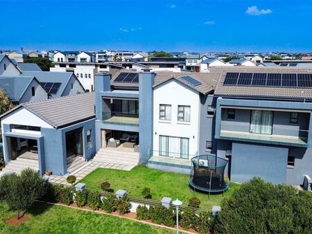 5 Bedroom House in Copperleaf