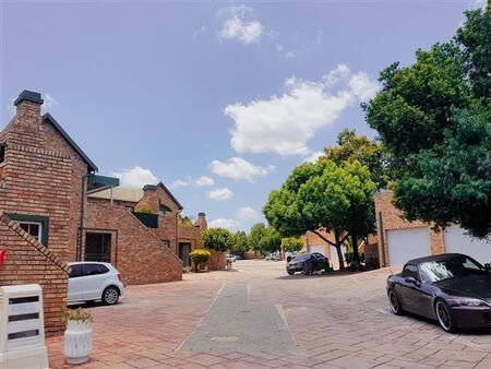 2 Bedroom Townhouse in Die Hoewes