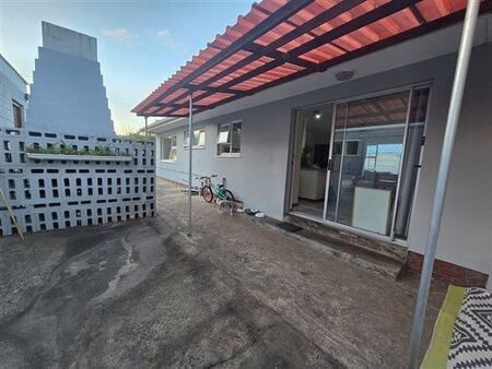 3 Bedroom House in Sunrise on Sea