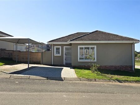 3 Bedroom Townhouse in Gonubie