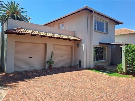 2 Bedroom Townhouse in Krugersdorp North