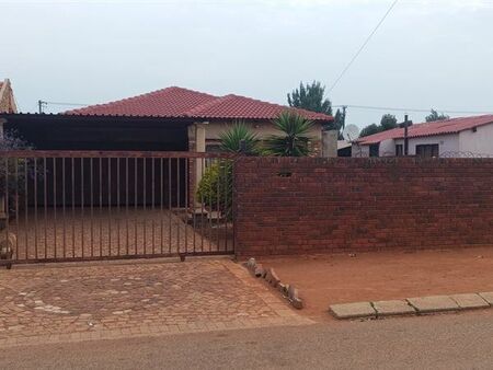 3 Bedroom House in Toekomsrus